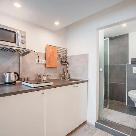 Apartment D'crown Residences