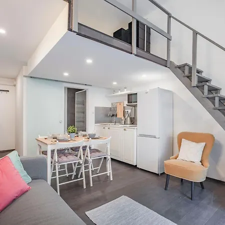 Apartment D'crown Residences