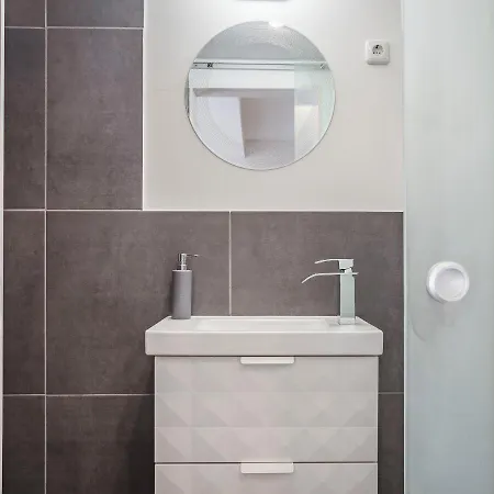 Apartment D'crown Residences