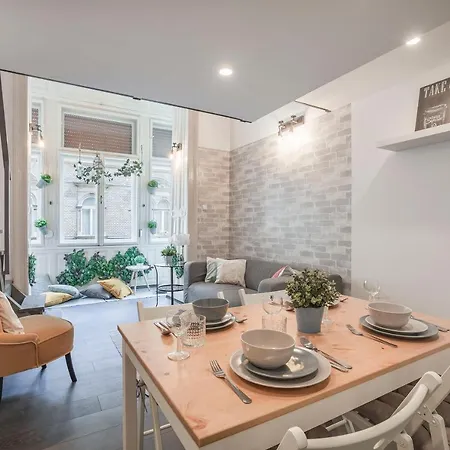 Apartment D'crown Residences